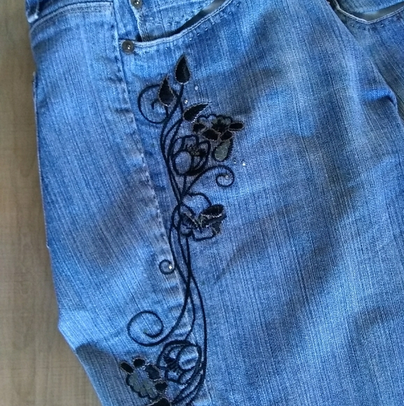 White House Black Market Jeans - Size 10R - Picture 3 of 7